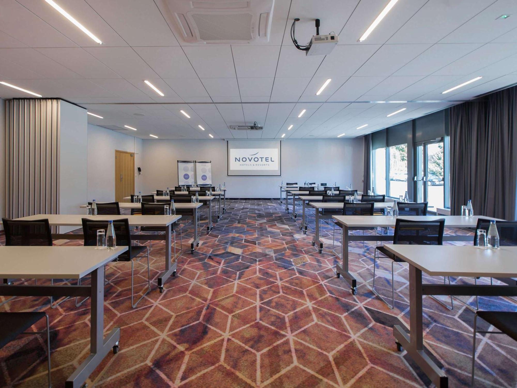 Novotel Wroclaw City Ngoại thất bức ảnh