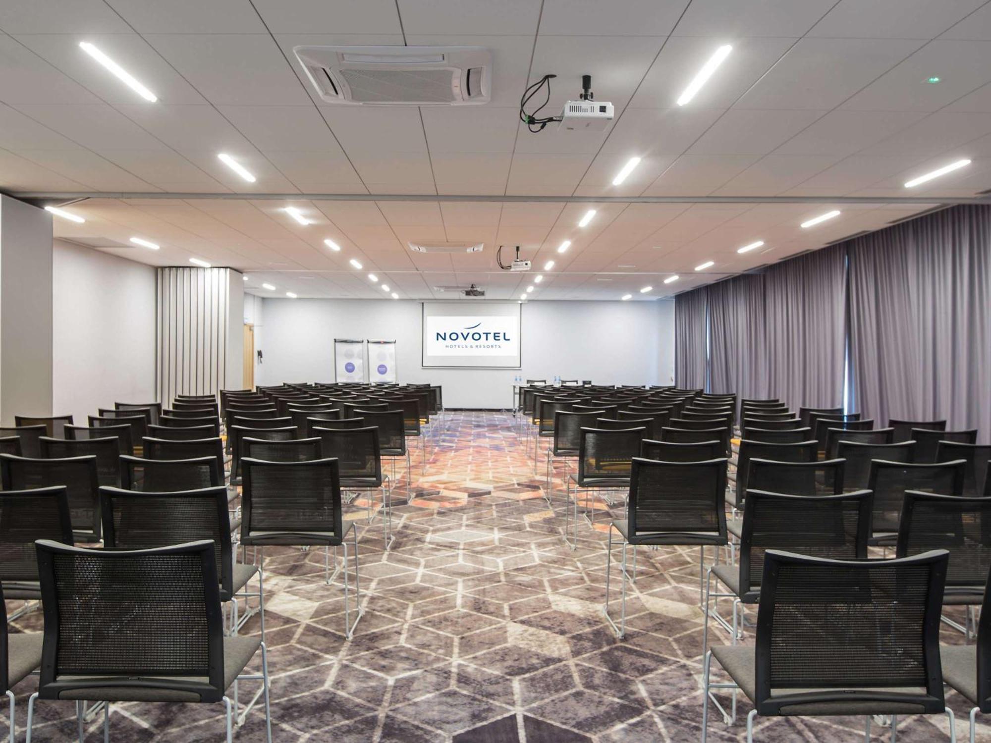 Novotel Wroclaw City Ngoại thất bức ảnh